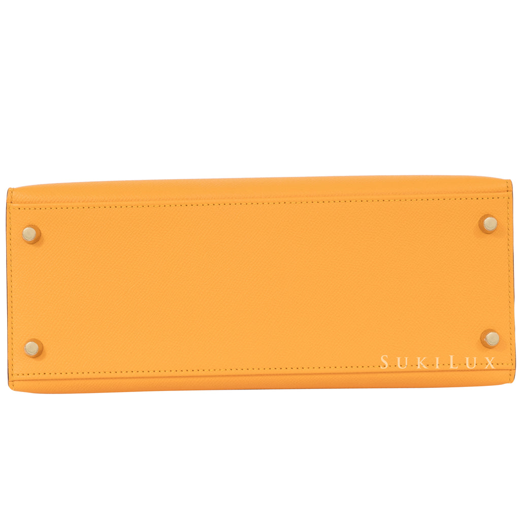 Hermès Kelly 28cm Sellier Veau Epsom Craie 10 Gold Hardware – SukiLux
