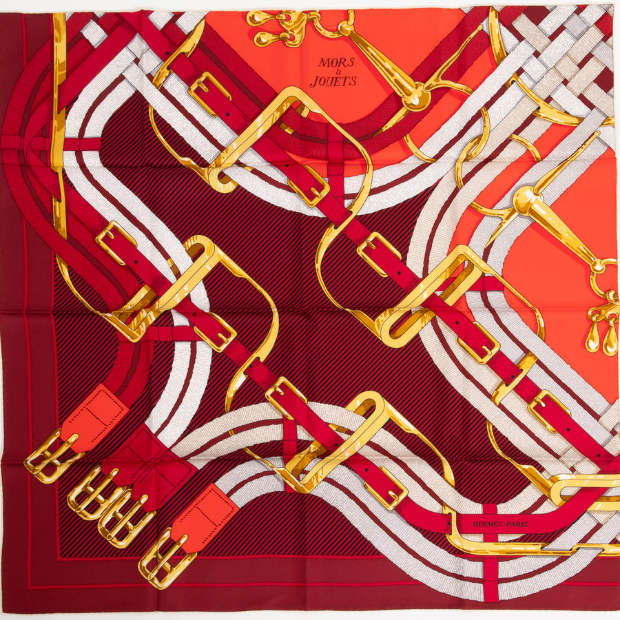 HERMÈS CARRE TWILL 90CM SILK SCARF CARRE TWILL MORS A JOUETS CHEMISE VR/ BORDEAUX/ OR/ ROUGE